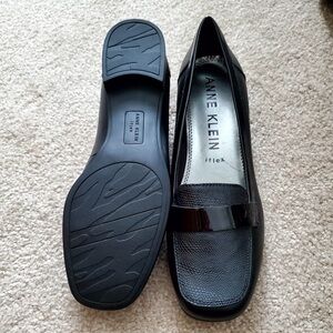 Anne Klein square toe loafers, never worn size 9.5